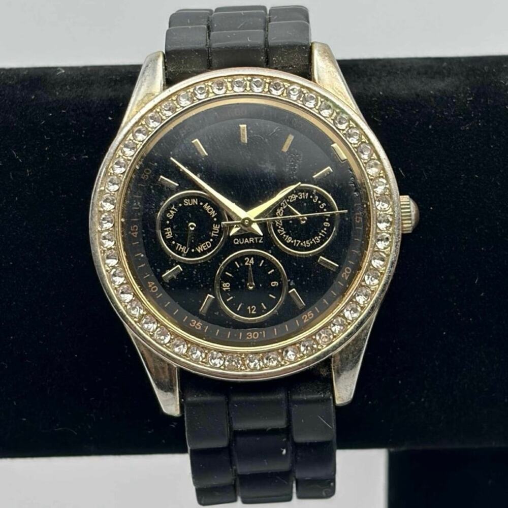 Black & Gold Retro Men’s Watch